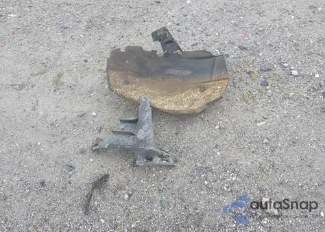 2019 Chevrolet Silverado 1500 Custom z USA, uszkodzony, nr VIN 1GCUYBEF2KZ408257